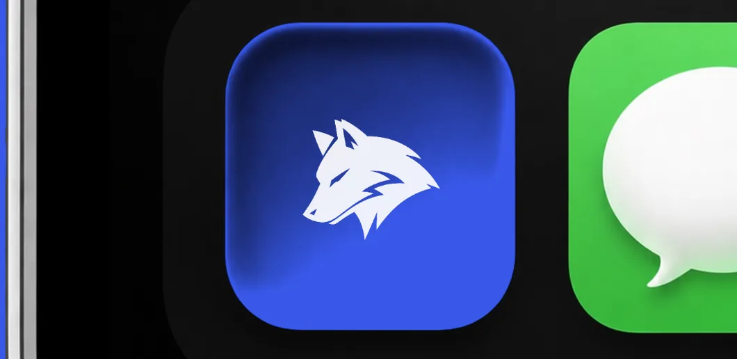 A phone home screen: the Arif Kuru app icon sitting next to Messages.